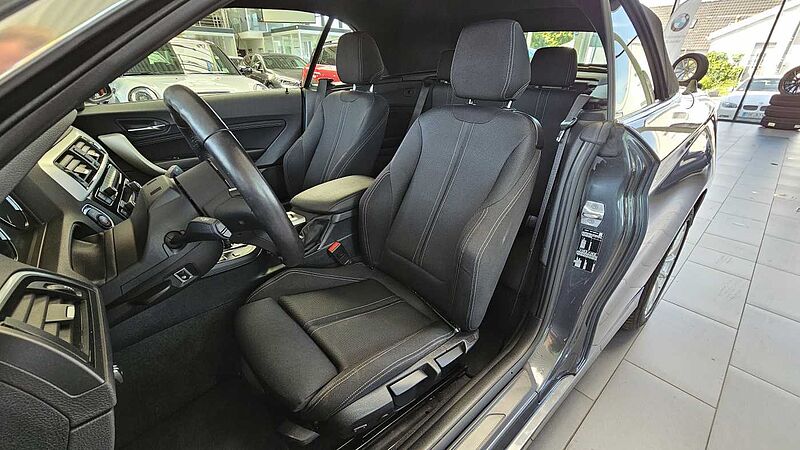 BMW 220i Cabrio Aut. Advantage ACC | RFK | H/K | Keyless