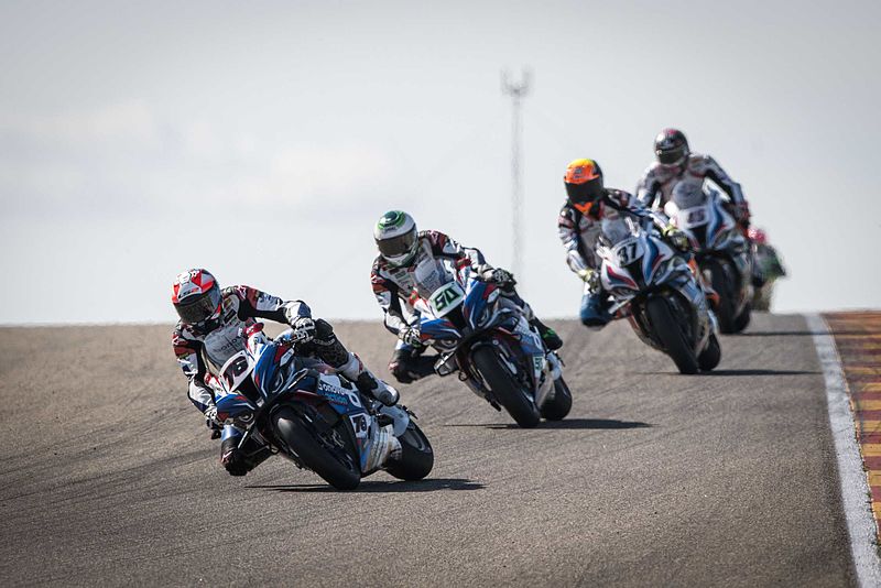 MotorLand Aragón: BMW Motorrad Motorsport erlebt WorldSBK-Saisonauftakt 2022 mit Licht und Schatten.