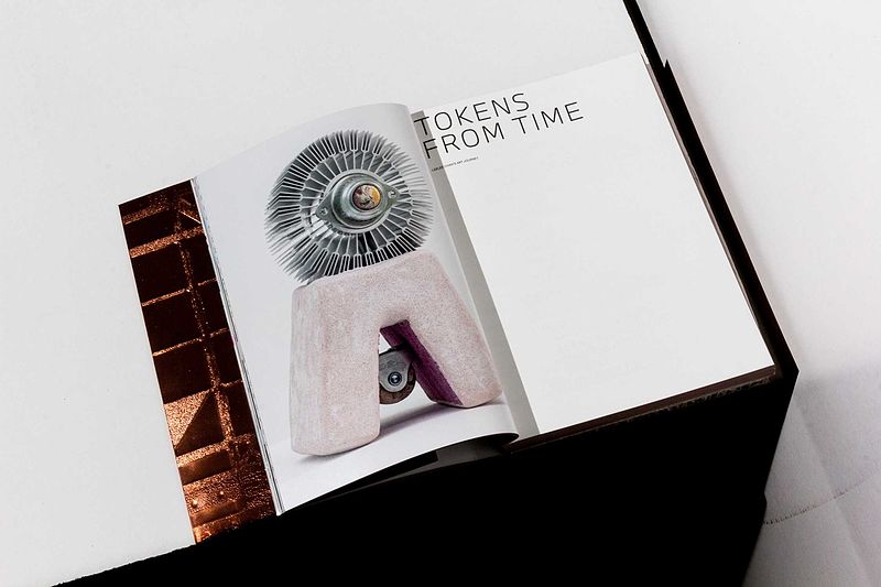 BMW ist offizieller Partner der Art Basel in Hongkong 2022. BMW Art Journey Buch von Leelee Chan „Tokens From Time“ veröffentlicht.