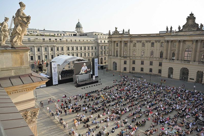 „Staatsoper für alle“ am 8. und 9. Juli auf dem Bebelplatz. Live-Opernübertragung von Giuseppe Verdis „Don Carlo“ und Live-Konzert der Staatskapelle Berlin – bei freiem Eintritt dank BMW.