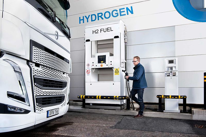 Forschungsprojekt HyCET: Konsortium treibt die Nachhaltigkeit in der Transportlogistik durch Wasserstoff-LKW weiter voran