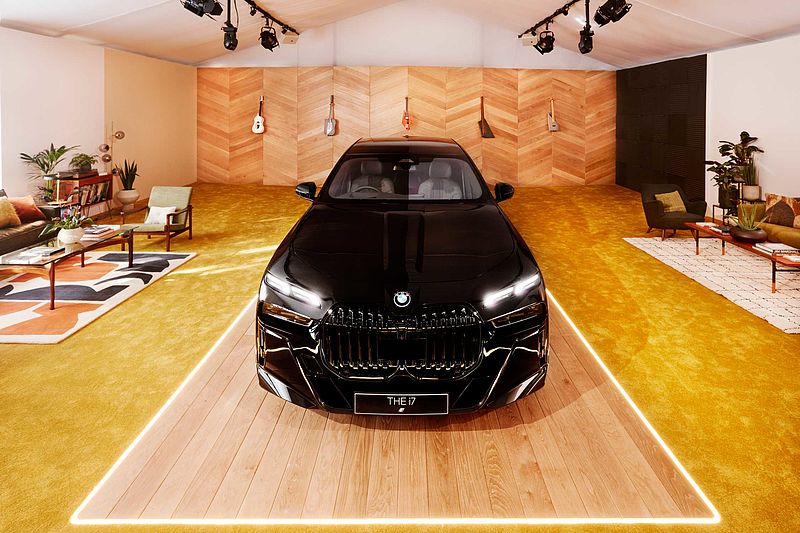 Nikita Gale zeigt „63/22“ im Rahmen von BMW Open Work by Frieze. Mit BMW i7 Designern geschaffene Installation wird in BMW Lounge präsentiert und durch Live-Performance aktiviert.