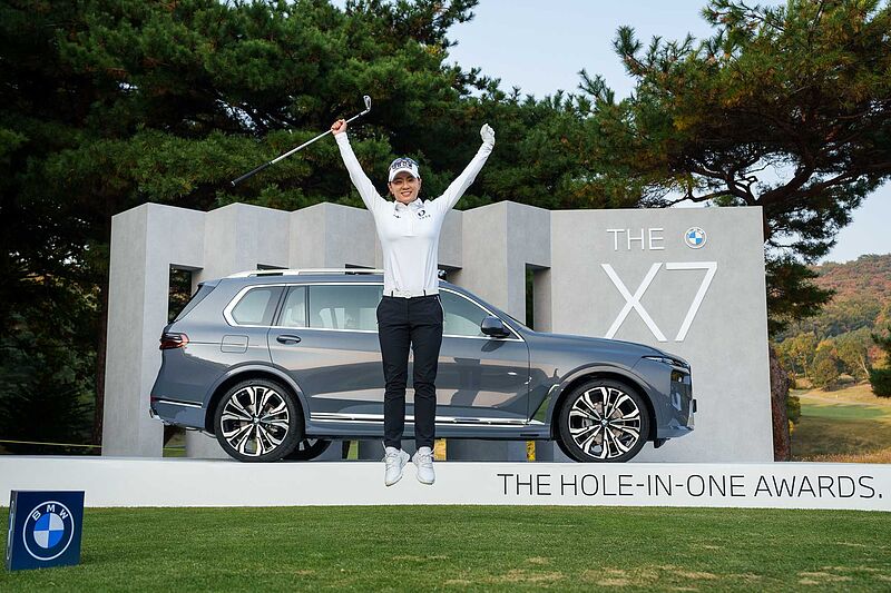 Sagenhafter Samstag bei der BMW Ladies Championship: Beide Hole-in-One-Fahrzeuge gewonnen.