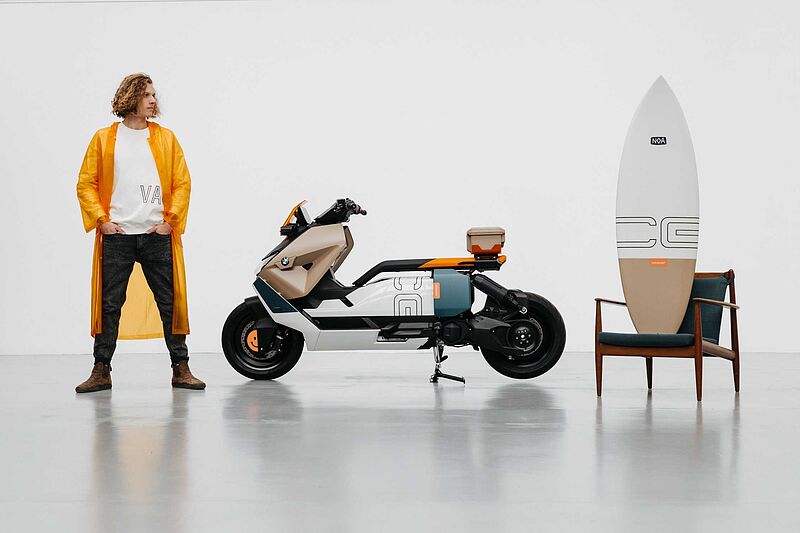 BMW Motorrad präsentiert das BMW CE 04 Vagabund Moto Concept.