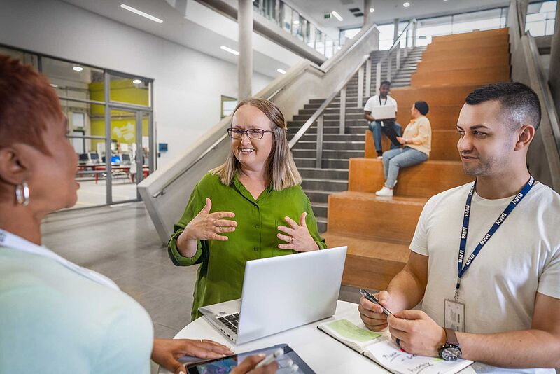 Die BMW AG steht für Equal Pay.