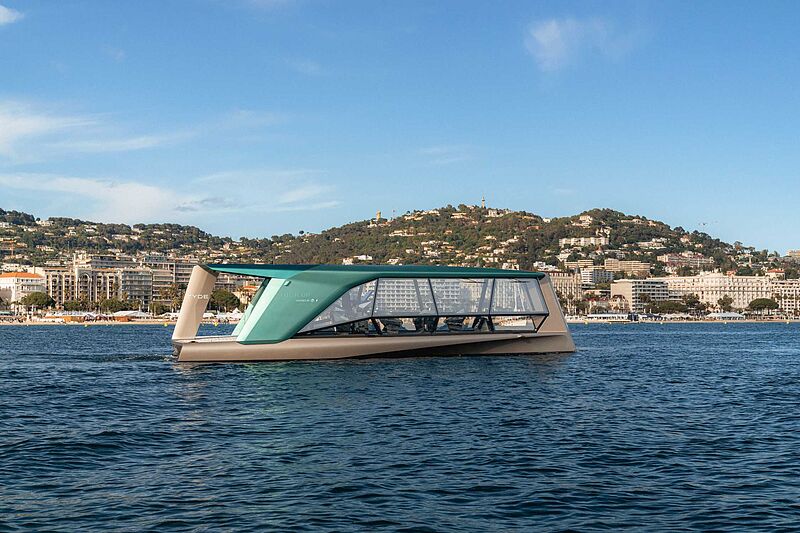 Weltpremiere im Hafen von Cannes: BMW und TYDE präsentieren THE ICON.