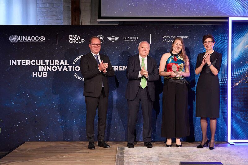 United Nations Alliance of Civilizations und BMW Group zeichnen zehn Organisationen für den Intercultural Innovation Hub 2023 aus. SWANS aus Deutschland wird für das Projekt „Mehr Fatmas in die Führun