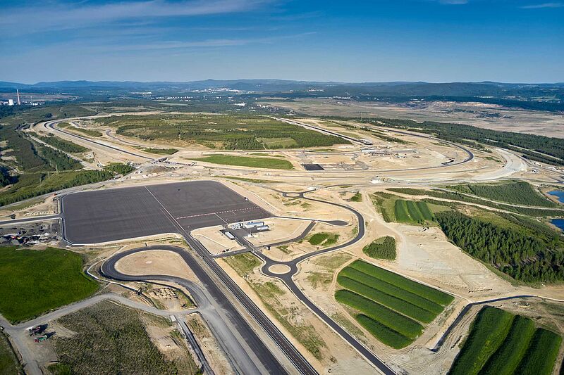 BMW Group eröffnet Teststrecke für automatisiertes Fahren und Parken in Sokolov.