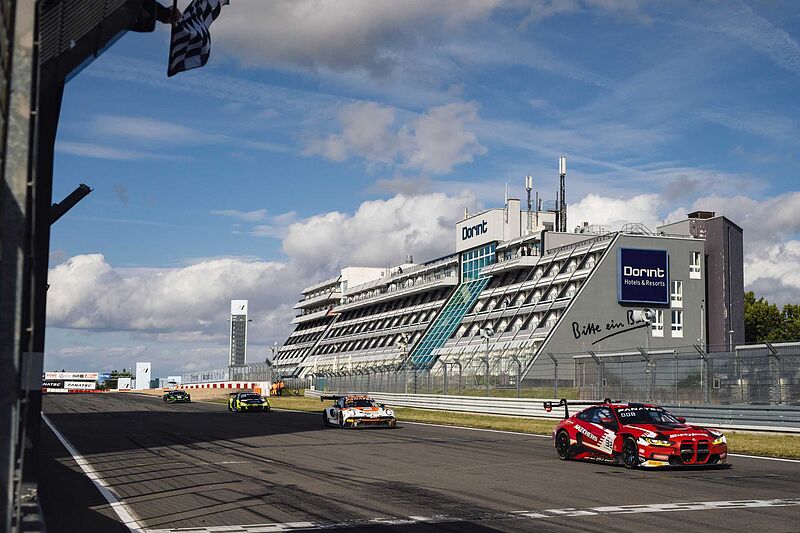 GT World Challenge Europe: Beeindruckende Podiumsserie der BMW M Motorsport Teams endet auf dem Nürburgring.