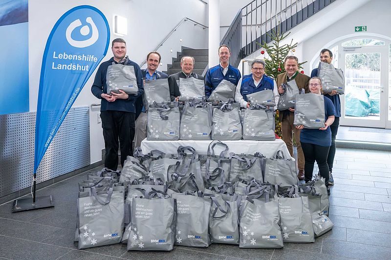 Weihnachtstradition: BMW Group Werk Landshut spendet Geschenke an soziale Einrichtungen