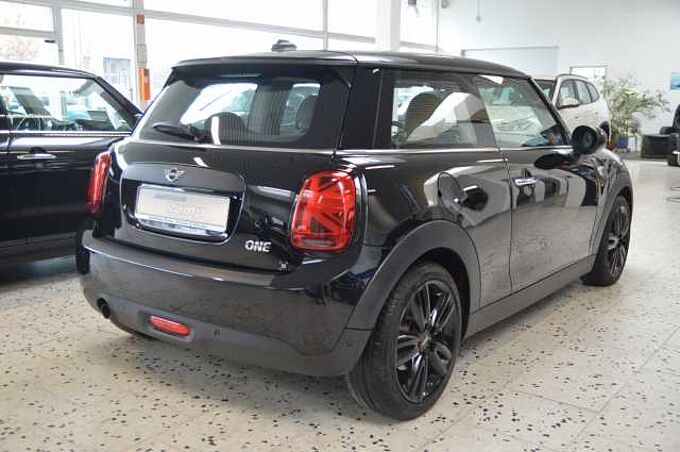 MINI 3-T&Uuml;RER Mini One Blackline