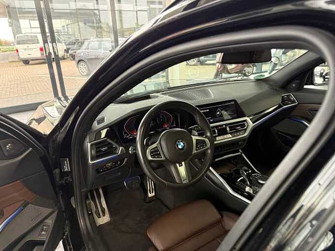 BMW M340i Touring xDrive ACC / HUD / PANO / Keyless