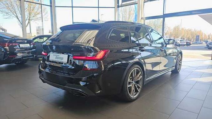 BMW M340i Touring xDrive ACC / HUD / PANO / Keyless