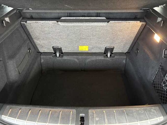 BMW X2 sDrive18i M-Sport / LED / Aut.