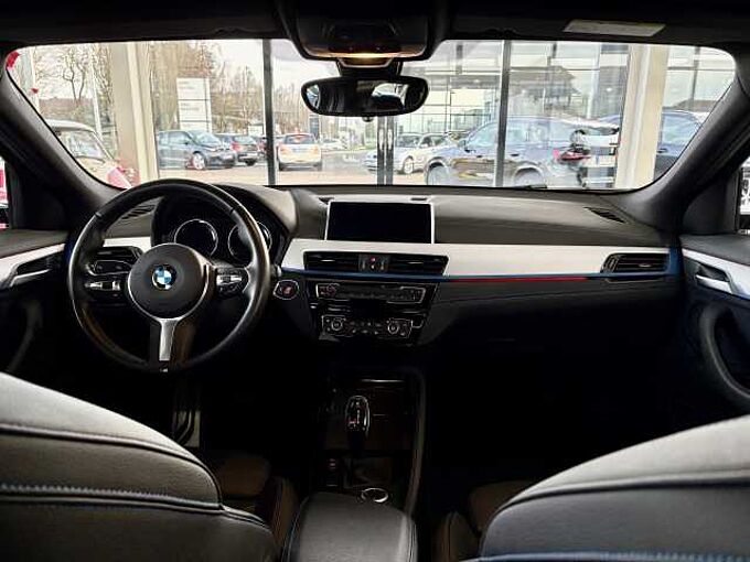 BMW X2 sDrive18i M-Sport / LED / Aut.