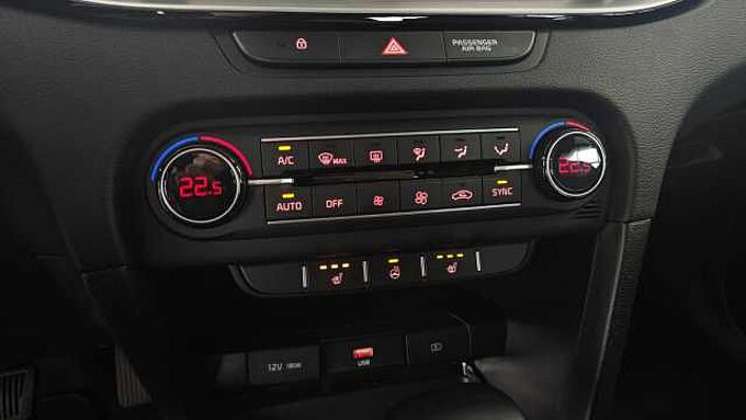 Kia cee'd / Ceed Automatik | AHK | SHZ | NAVI