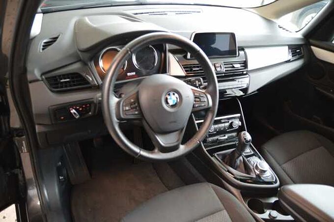 BMW 218i Active Tourer Navi,LED,Sitzhzg.