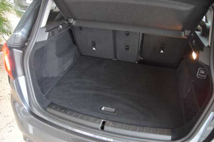 BMW 218i Active Tourer Navi,LED,Sitzhzg.