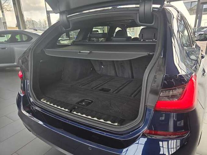 BMW 330d Touring. M Sport HUD/Drive.Prof./AHK/PANO