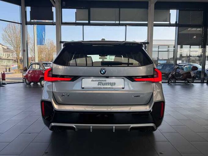 BMW X1 sDrive18i M Sportpaket / Adapt.LED / Keyless