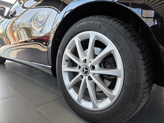 Mercedes-Benz A 250 4Matic 7G-DCT Progressive Multibeam LED / MBUX