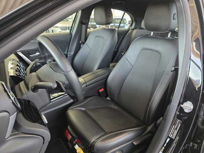 Mercedes-Benz A 250 4Matic 7G-DCT Progressive Multibeam LED / MBUX