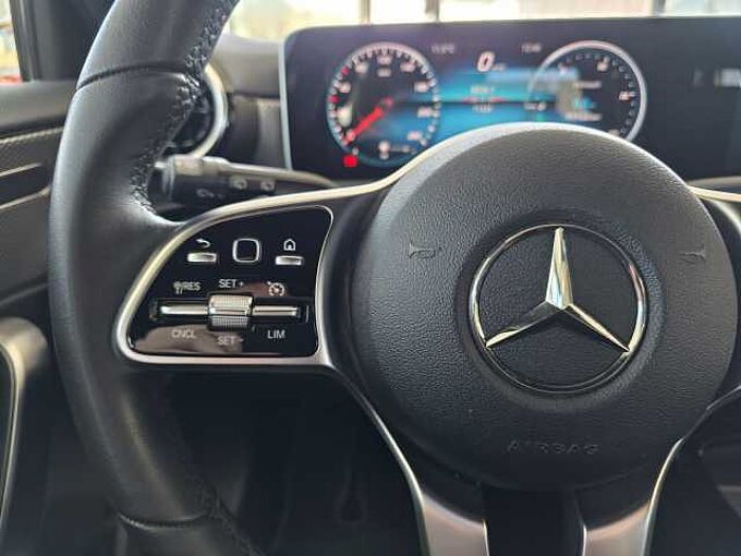 Mercedes-Benz A 250 4Matic 7G-DCT Progressive Multibeam LED / MBUX