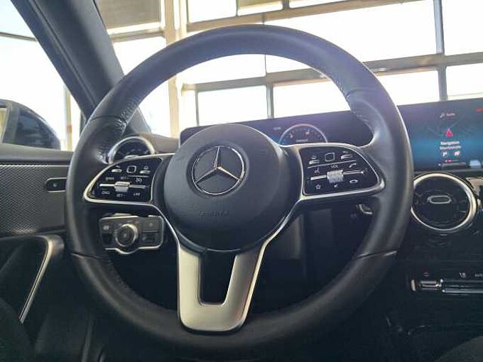 Mercedes-Benz A 250 4Matic 7G-DCT Progressive Multibeam LED / MBUX