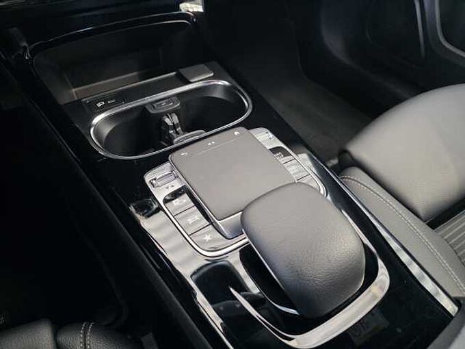 Mercedes-Benz A 250 4Matic 7G-DCT Progressive Multibeam LED / MBUX