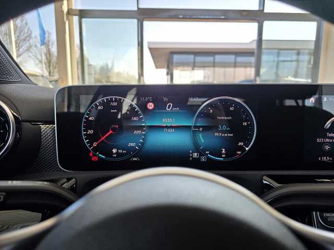 Mercedes-Benz A 250 4Matic 7G-DCT Progressive Multibeam LED / MBUX