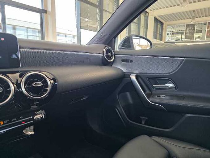 Mercedes-Benz A 250 4Matic 7G-DCT Progressive Multibeam LED / MBUX