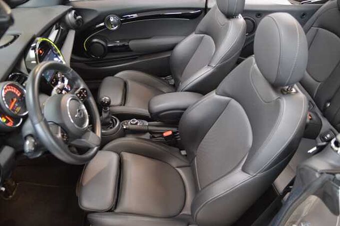 MINI CABRIO Mini Cooper Classic Trim
