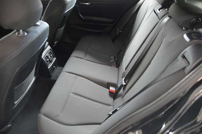 BMW 120d Sport Line LED, Navi, H&K SS