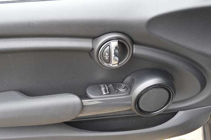 MINI 3-T&Uuml;RER Mini One First