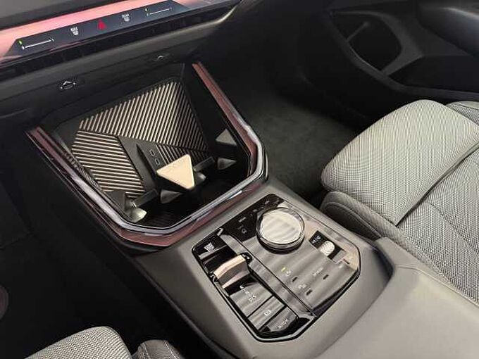 BMW X3 20d xDrive AHK/HUD/ACC/360&deg;Cam/H&K/Memo.