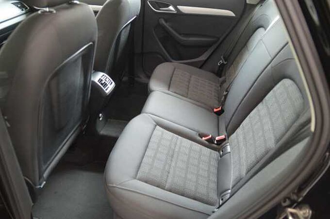 Audi Q3 1.4 TFSI  S tronic sport