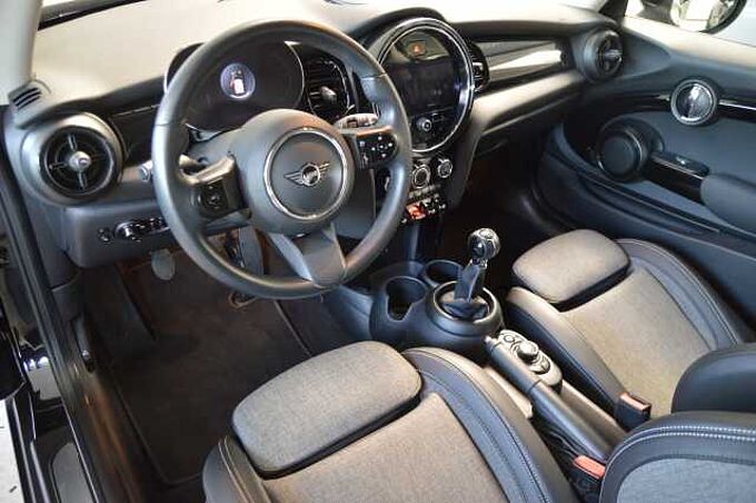 MINI ONE 3trg Classic Trim Navi Sports.
