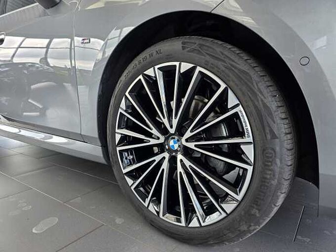 BMW 218i Active Tourer M Sport Sitzhzg/Pano/RFK/KeylessGo