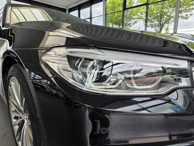 BMW 520d Touring Sport Line HUD/PANO/AHK/RFK/Adapt.LED