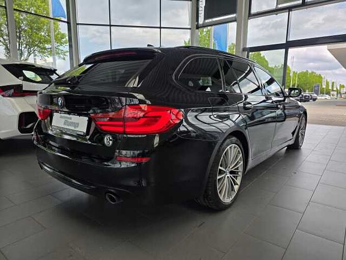 BMW 520d Touring Sport Line HUD/PANO/AHK/RFK/Adapt.LED