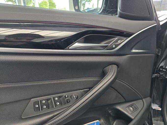 BMW 520d Touring Sport Line HUD/PANO/AHK/RFK/Adapt.LED