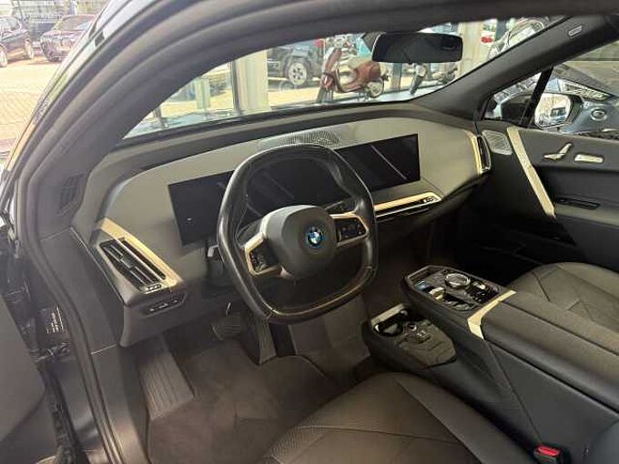 BMW iX xDrive50 Sportpaket/B&W/Drive.Prof./Luft