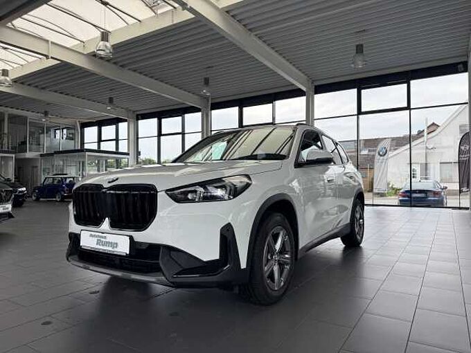 BMW X1 sDrive18i AHK,Adapt.LED,NAVI,RFK