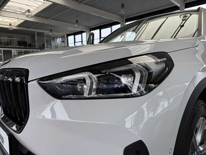 BMW X1 sDrive18i AHK,Adapt.LED,NAVI,RFK