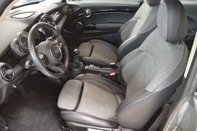 MINI ONE 1.Hd. Navi Sportsitze