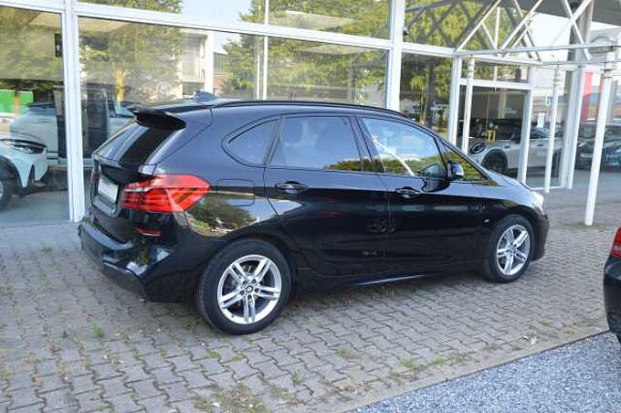 BMW 218i Act. Tour. Autom. Modell M Sport
