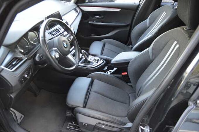 BMW 218i Act. Tour. Autom. Modell M Sport