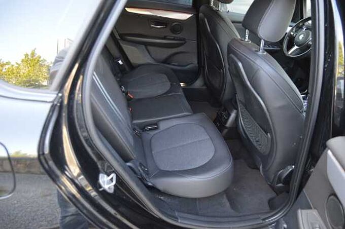 BMW 218i Act. Tour. Autom. Modell M Sport