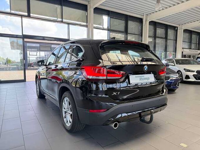 BMW X1 sDrive18i Advantage | LED| Navi | AHK 