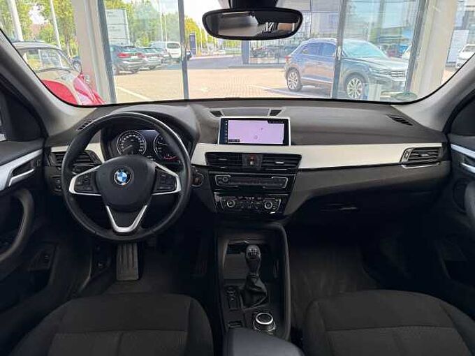 BMW X1 sDrive18i Advantage | LED| Navi | AHK 